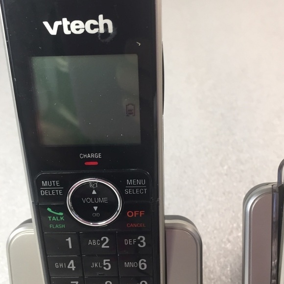 Vtech DECT 6.0 Digital Answering System with Speakerphone HD audio 2 handsets - Picture 7 of 14